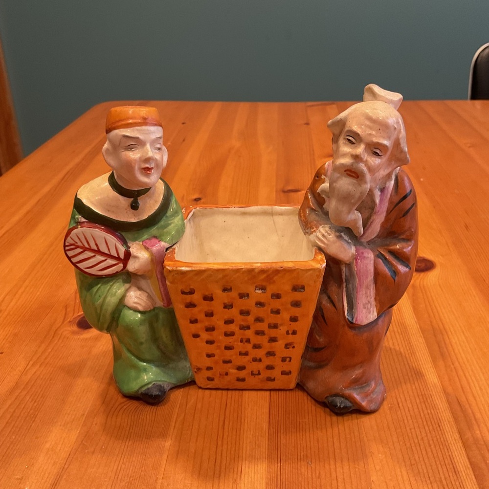 VINTAGE ASIAN MEN PLANTER FLORART CHINA VINTAGE 1950s BASKET SCARCE TO FIND